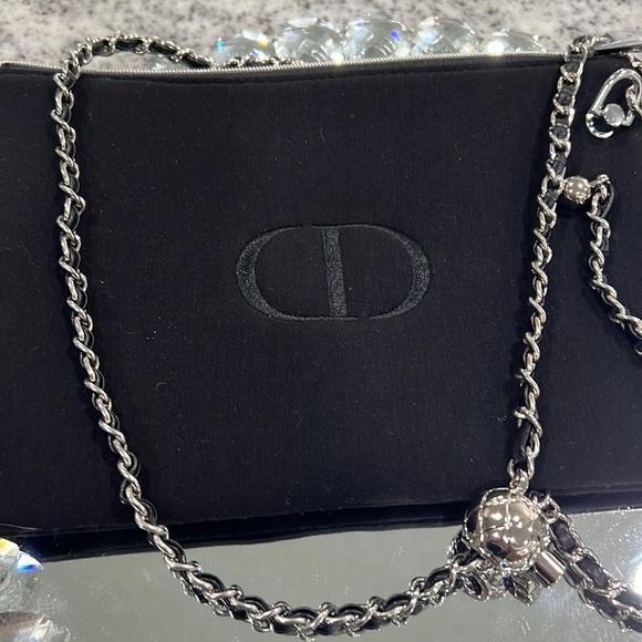 🖤🖤🖤Dior Black Beauty Pouch with Adjustable Braided Chain Attached - Picture 2 of 10